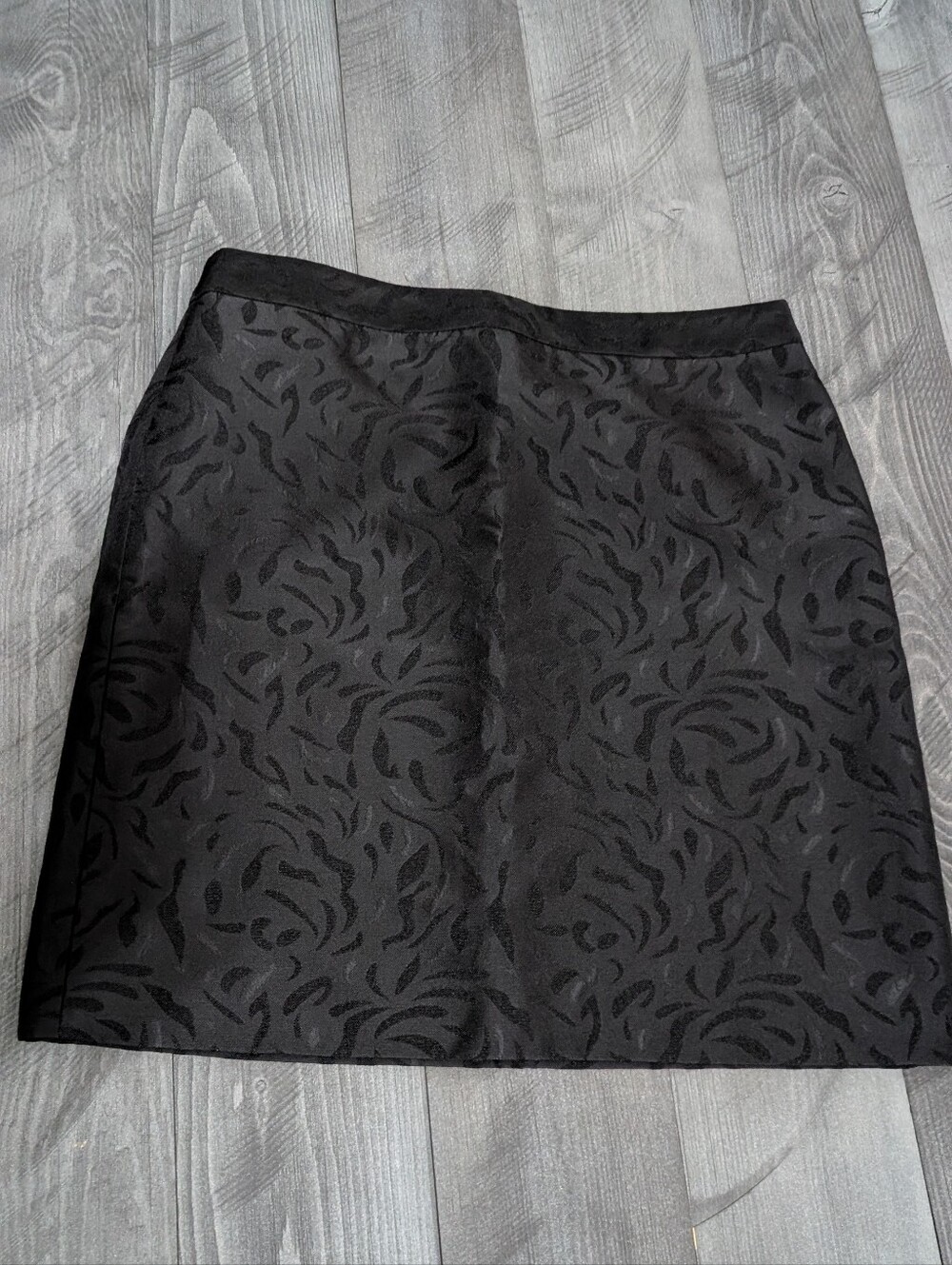 NWT LOFT Black Jacquard Mini Skirt Size 4P